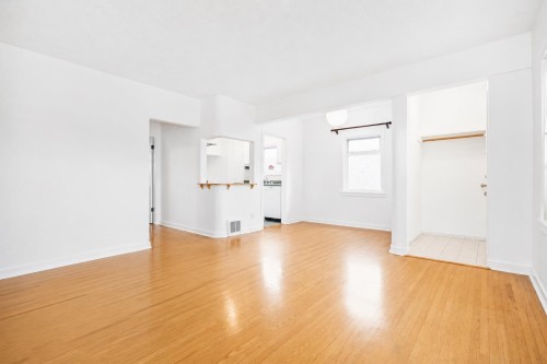 2305 3Rd Avenue W, Vancouver, BC 