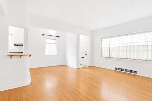 2305 3Rd Avenue W, Vancouver, BC 