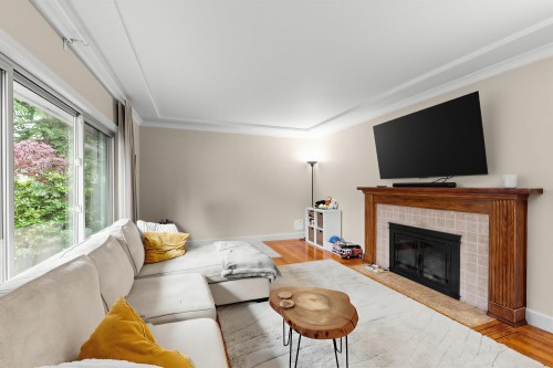1095 29Th Street E, North Vancouver, BC 