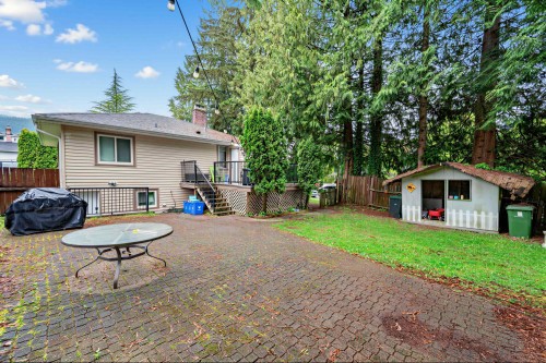 1095 29Th Street E, North Vancouver, BC 
