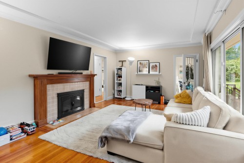 1095 29Th Street E, North Vancouver, BC 