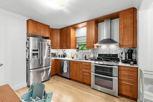 1095 29Th Street E, North Vancouver, BC 