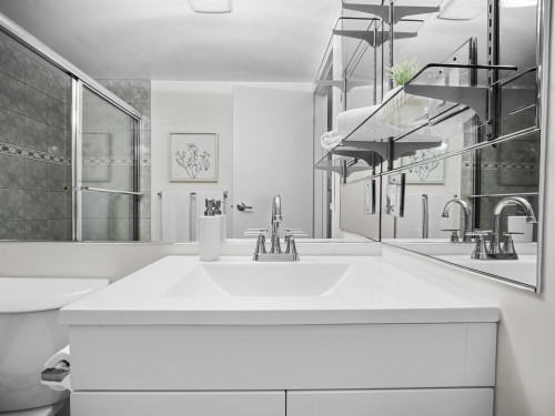 313-975 Broadway E, Vancouver, BC 