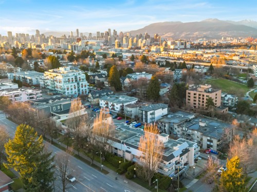 313-975 Broadway E, Vancouver, BC 
