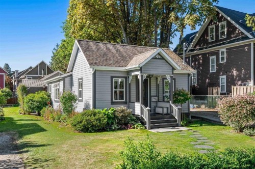 4806 48 Avenue  Delta, BC V4K 1V1