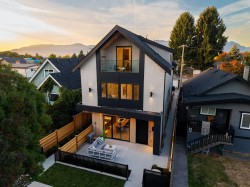 1-2435 Napier Street  Vancouver, BC V5K 2W2