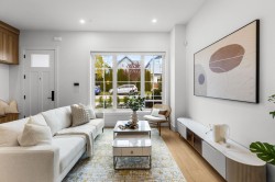 1-1620 11th Avenue E Vancouver, BC V5N 1Y7