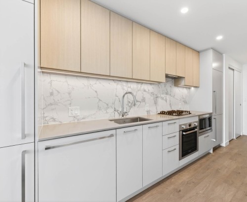 707-6468 Willingdon Avenue  Burnaby, BC V5H 0L3