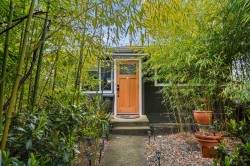 2850 6th Avenue E Vancouver, BC V5M 1R8