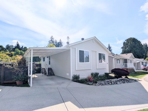 109-4510 101 Highway, Sechelt, BC 