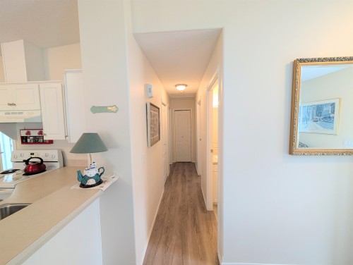 109-4510 101 Highway, Sechelt, BC 