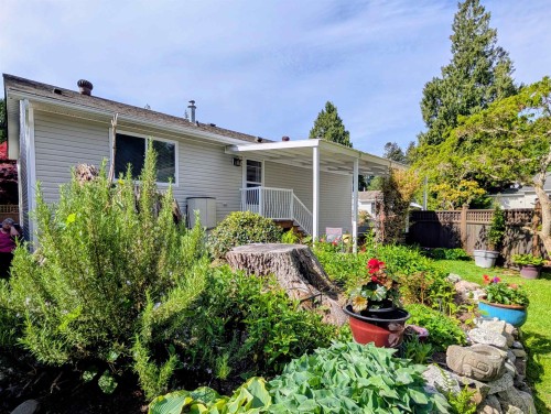 109-4510 101 Highway, Sechelt, BC 
