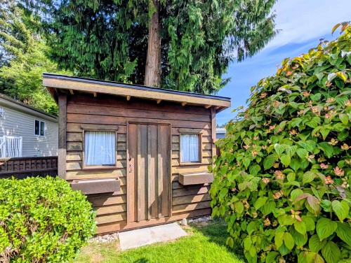 109-4510 101 Highway, Sechelt, BC 