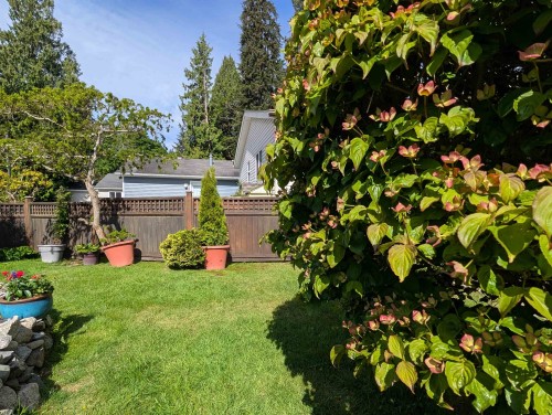 109-4510 101 Highway, Sechelt, BC 