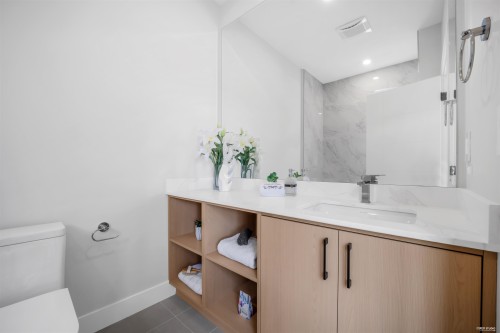 946 Dansey Avenue, Coquitlam, BC 