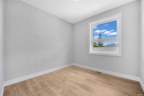 946 Dansey Avenue, Coquitlam, BC 