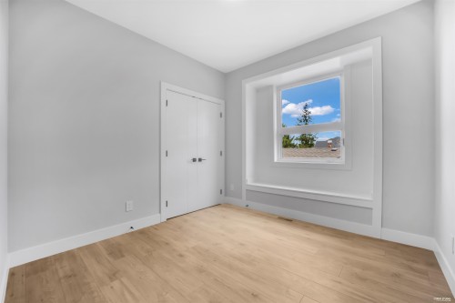 946 Dansey Avenue, Coquitlam, BC 