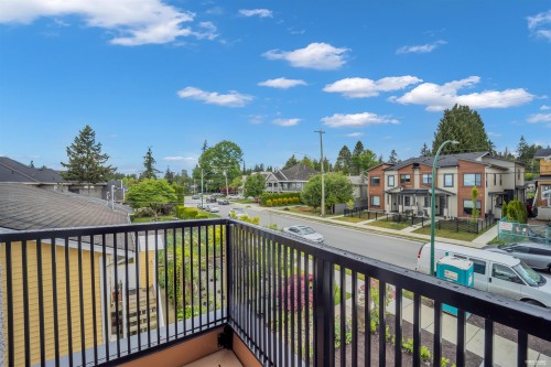 946 Dansey Avenue, Coquitlam, BC 