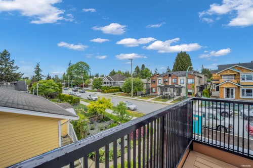 946 Dansey Avenue, Coquitlam, BC 