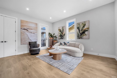 946 Dansey Avenue, Coquitlam, BC 