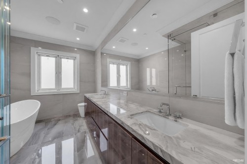 3514 27Th Avenue W, Vancouver, BC 