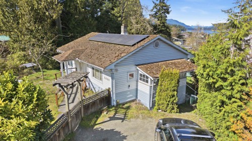 5689 Porpoise Bay Road  Sechelt, BC V0N 1V0