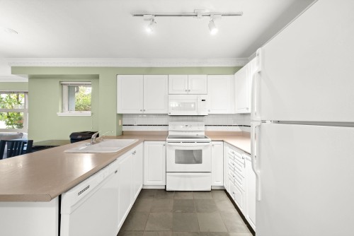 104-2815 Yew Street, Vancouver, BC 