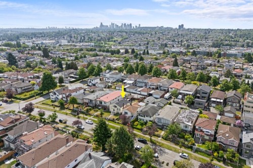 2964 4Th Avenue E, Vancouver, BC 