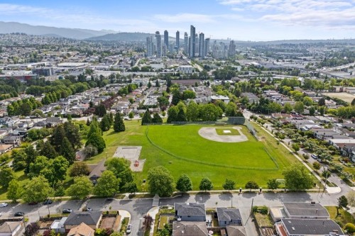 2964 4Th Avenue E, Vancouver, BC 