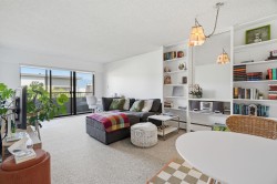 305-2475 York Avenue Vancouver, BC V6K 1C9