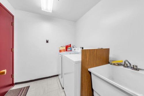 580 64Th Avenue W, Vancouver, BC 