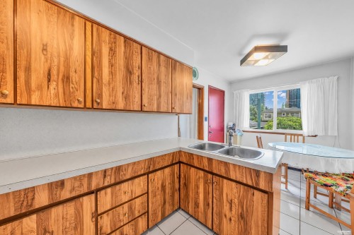 580 64Th Avenue W, Vancouver, BC 