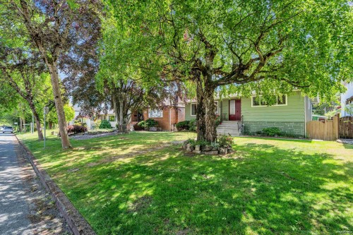 580 64Th Avenue W, Vancouver, BC 