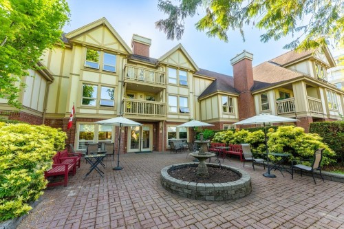 101-843 22nd Street  West Vancouver, BC V7V 4C1