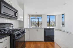 1906-151 2nd Street WNorth Vancouver, BC V7M 3P1