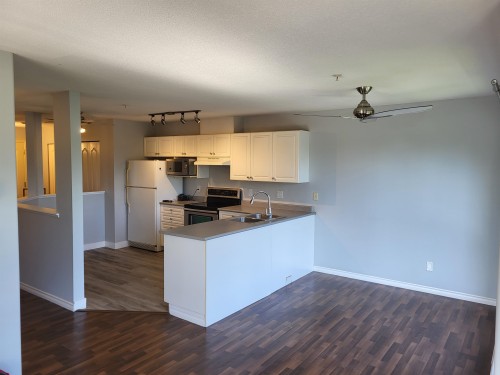 505-22230 North Avenue  Maple Ridge, BC V2X 2L5