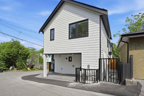 2436 20Th Avenue E, Vancouver, BC 