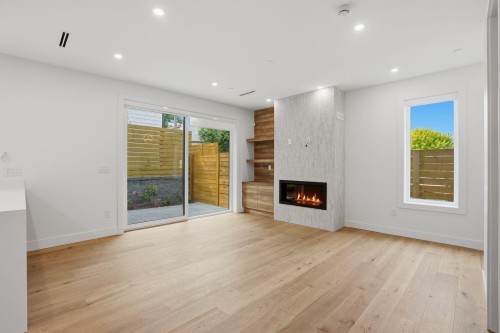 2-2438 20Th Avenue E, Vancouver, BC 