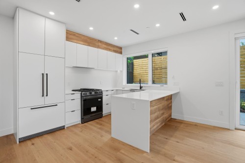 2-2438 20Th Avenue E, Vancouver, BC 