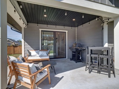 6078 Kingbird Avenue, Sechelt, BC 