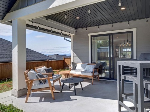 6078 Kingbird Avenue, Sechelt, BC 