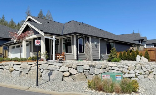 6078 Kingbird Avenue, Sechelt, BC 