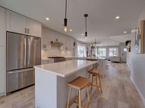 6078 Kingbird Avenue, Sechelt, BC 
