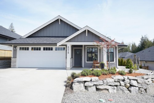 6078 Kingbird Avenue, Sechelt, BC 