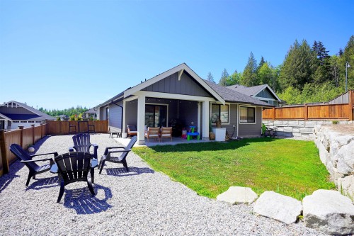 6078 Kingbird Avenue, Sechelt, BC 