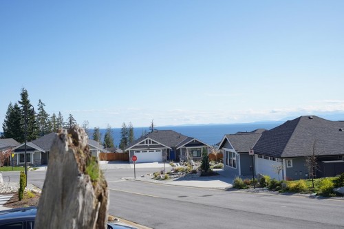 6078 Kingbird Avenue, Sechelt, BC 