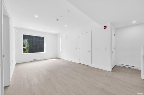 2210 1St Avenue E, Vancouver, BC 