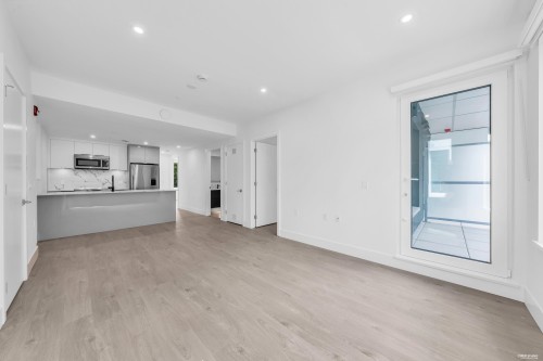 2210 1St Avenue E, Vancouver, BC 