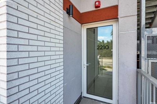 2210 1St Avenue E, Vancouver, BC 