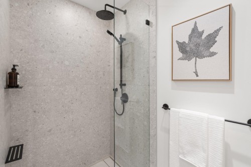 1-2240 40Th Avenue E, Vancouver, BC - Indoor Photo Showing Bathroom